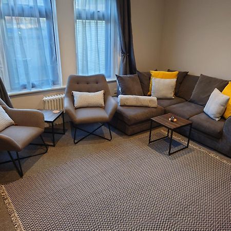 Newly Renovated 2-Bed Bungalow Μπαθ Εξωτερικό φωτογραφία